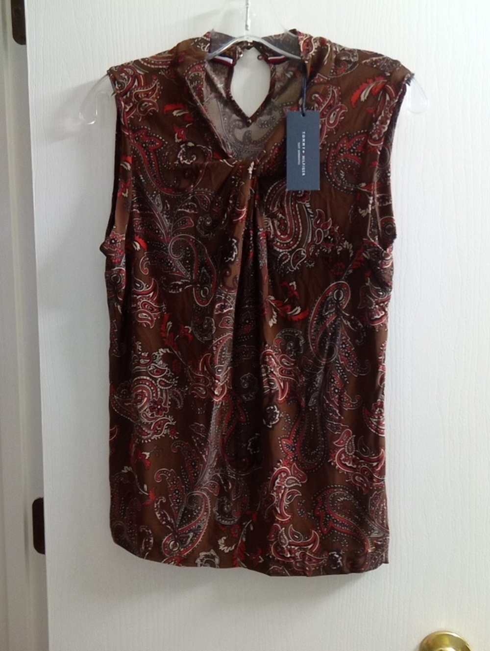 Sleeveless Paisley Tie-Neck Blouse - Brown